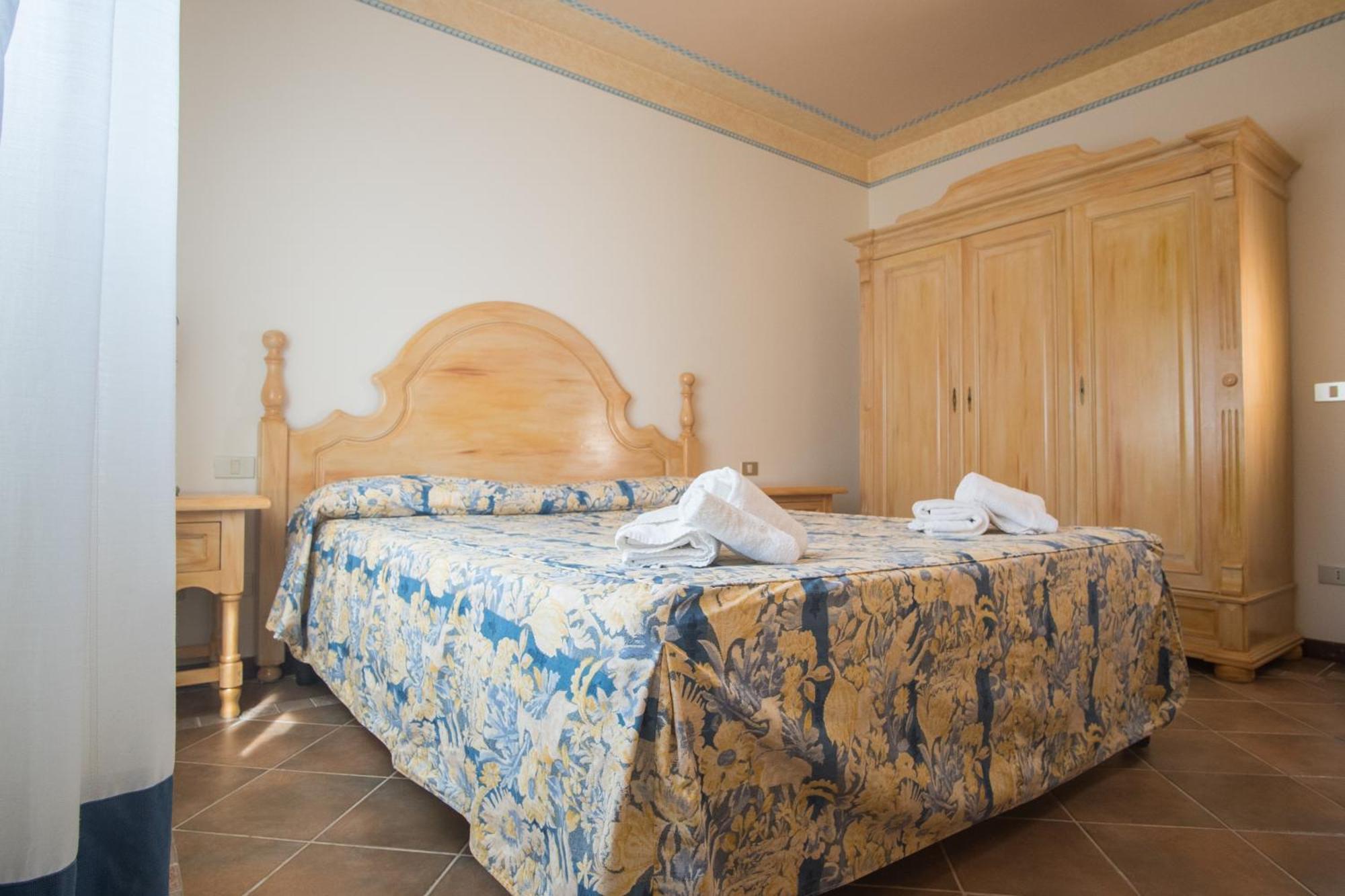Il Giardino Degli Oleandri Aparthotel Liscia di Vacca Exterior foto